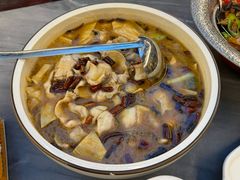 煳辣乌鱼片-蔼若春.传承三十年云南菜(金碧公园店)