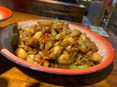 香辣牛蛙-老三样·美食研究中心(世贸路店)