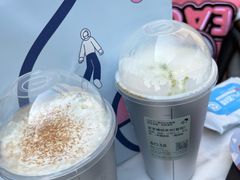 芝芝绿妍茶后-喜茶(迪士尼小镇·平行宇宙店)
