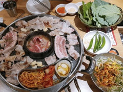 -江南猪肉商会无限续吃(弘大店)