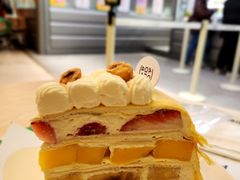 应季白巧水果千层-PAOPAO Bakery&Café(港汇店)