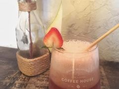 -layback cafe & bar
