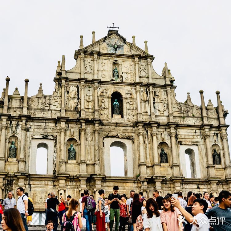 来澳门一定要疯狂打卡 详细套票内容：英皇娱乐酒店官网