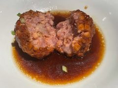 鸭蛋黄狮子头-梅飞酒家(桑园路店)