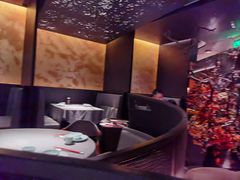 -左庭右院鲜牛肉火锅黑金店(陆家嘴中心店)