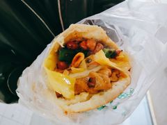 牛肉肠夹菜-三兄弟高炉烧饼