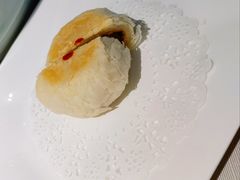 鲜肉月饼-屋里厢上海菜馆