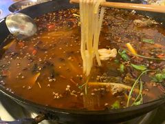 -鸿顺老铁锅美蛙鱼府(解放碑店)