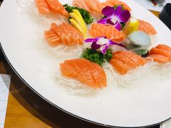 -青瓦餐厅·生鱼片·韩园烤肉(西塔店)