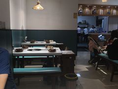 大堂-贵府酸汤牛肉火锅·贵州老字号(飞山街店)