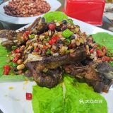 菜量很足，都是挺大一份的，点了一份酸菜鱼