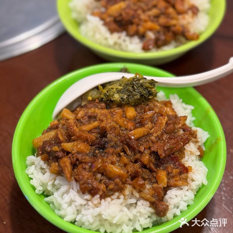 绝对是成都第一台式卤肉饭！