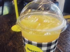 -莓园冰淇淋店