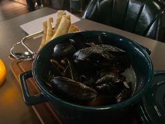-Oasis Bar & Grill