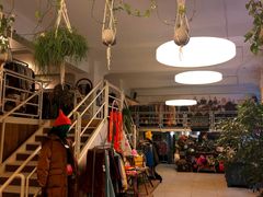 -Retrock Designer Vintage Store