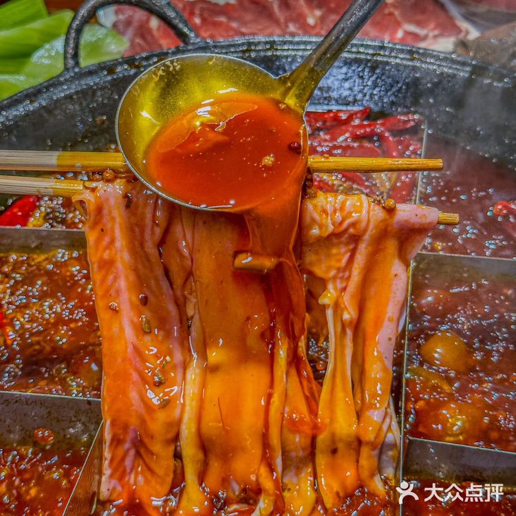 不愧是重庆本地人首推的老火锅店！YYDS～