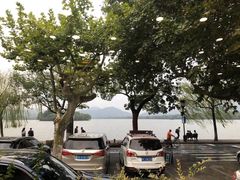 -楼外楼·停车场