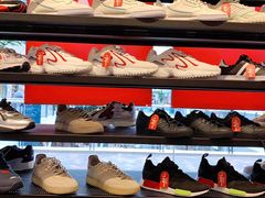 -伯肯黑德角名品折扣购物中心