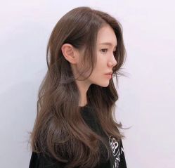 -变画·发型STUDIO