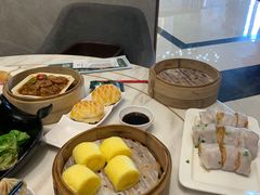 奶黄马拉卷-稻香酒家·33年老字号·港式粤菜(富邦中心店)