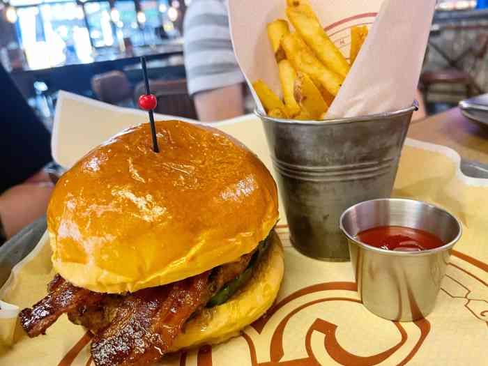 bourbon cookhouse玻本厨房(虹桥天地店)-"之前看点评,一直在推送这家