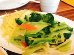 -六泰居·尔滨地标·东北菜(泰山路店)