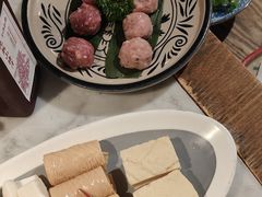 -尚尚仙·酸汤猪手·猪肚鸡火锅(华联万柳购物中心店)