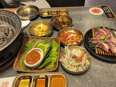 -草家酱蟹炭火烤肉店(珲春南路二店)