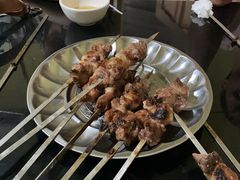 -烤肉小伙烤肉店