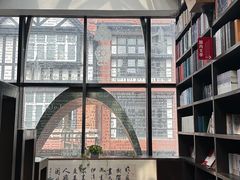 -钟书阁(松江泰晤士小镇店)