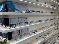 -美式眼镜·授权蔡司.依视路.尼康.豪雅.明月(南翔印象城店)