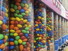 -m豆巧克力世界(上海世茂广场店)