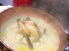 -鲜入围煮花胶鸡海鲜火锅