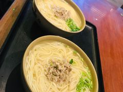 -亮亮面馆(经六路店)