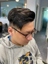 -15C7 男士理发馆 烫染专业店