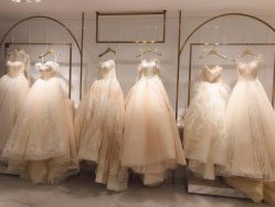 点击看大图 -GRACE KELLY婚纱与礼服(北京店)