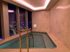 -成都华尔道夫酒店游泳池