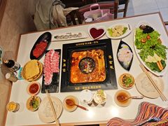 -老牌坊云南鱼豆花火锅(哈西万达店)