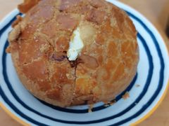 经典菠萝油-可颂坊(中心书城店)