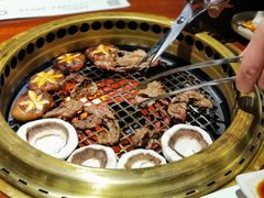 小哥哥帮烤肉-肉魁屋·烧肉·烧鸟·酒场(高新店)