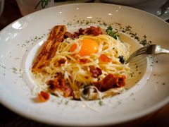 -Chom Cafe and Restaurant