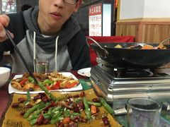 -乡土特色.冷锅鱼.牦牛肉汤锅