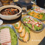 年轻人生活新方式-边吃火锅边烤肉～