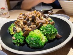 西兰花炒肥牛-万岁寿司(虎门万达店)