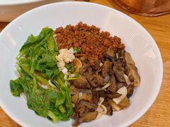 油泼菌子米线-一坐一忘云南菜(北京skp店)