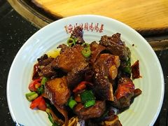 妈妈烧土猪肉-好灶头妈妈菜·柴火灶台鱼·千岛湖土菜地标美食