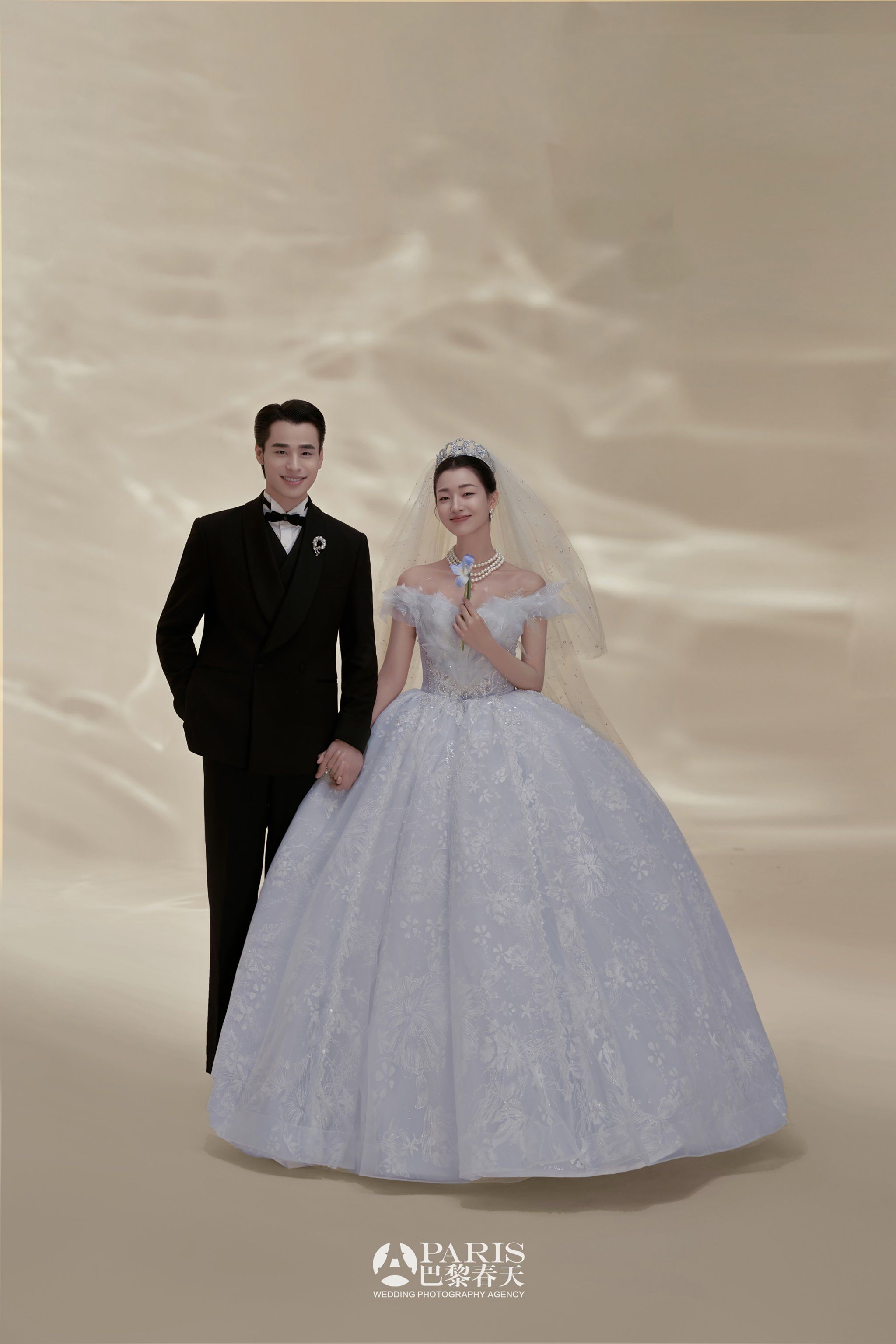 爱情
让整个空间都极具故事感
#我的最美婚纱照 #室内主纱婚纱照