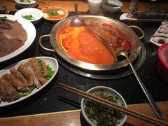 -潮火锅·麻辣牛肉火锅(观音桥方圆·LIVE店)