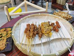 -老街烧烤大排档·地道湖北菜·龙虾馆(汉口火车站店)