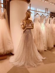 点击看大图 -GRACE KELLY婚纱与礼服(北京店)